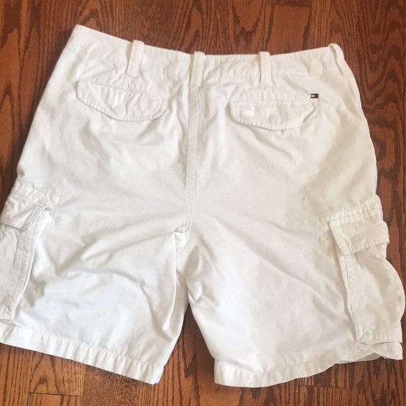 Tommy Hilfiger cargo shorts. - Picture 2 of 6